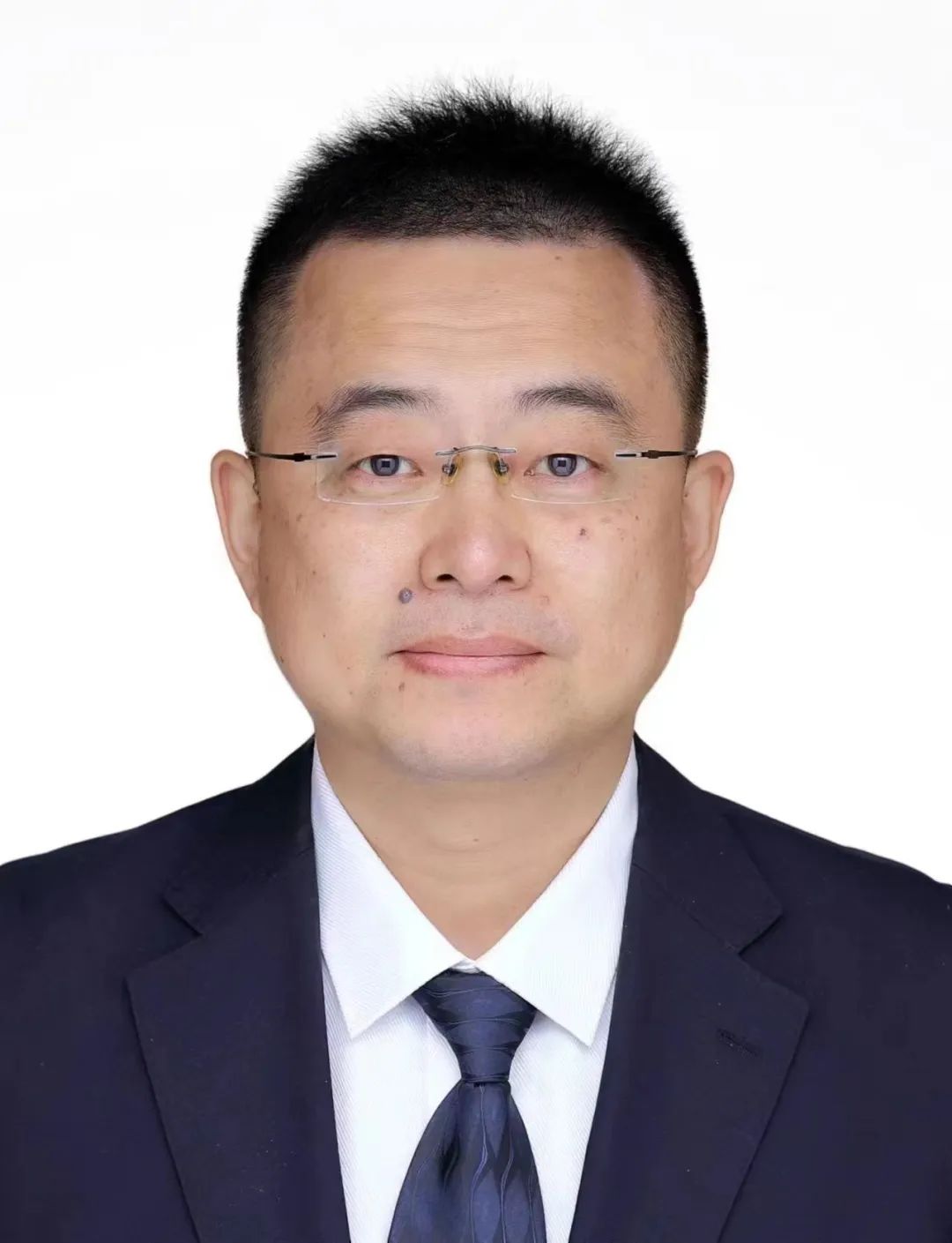 庞雷:做化解行政争议的“多面手”