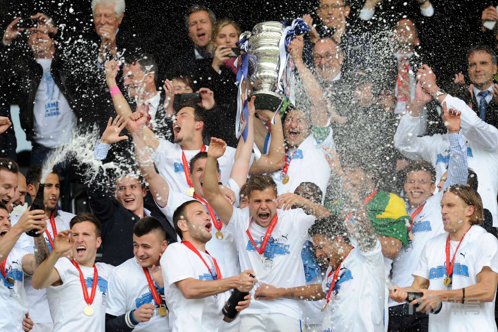 草蜢集结备战新赛季李磊归队,李磊加盟苏黎世草蜢