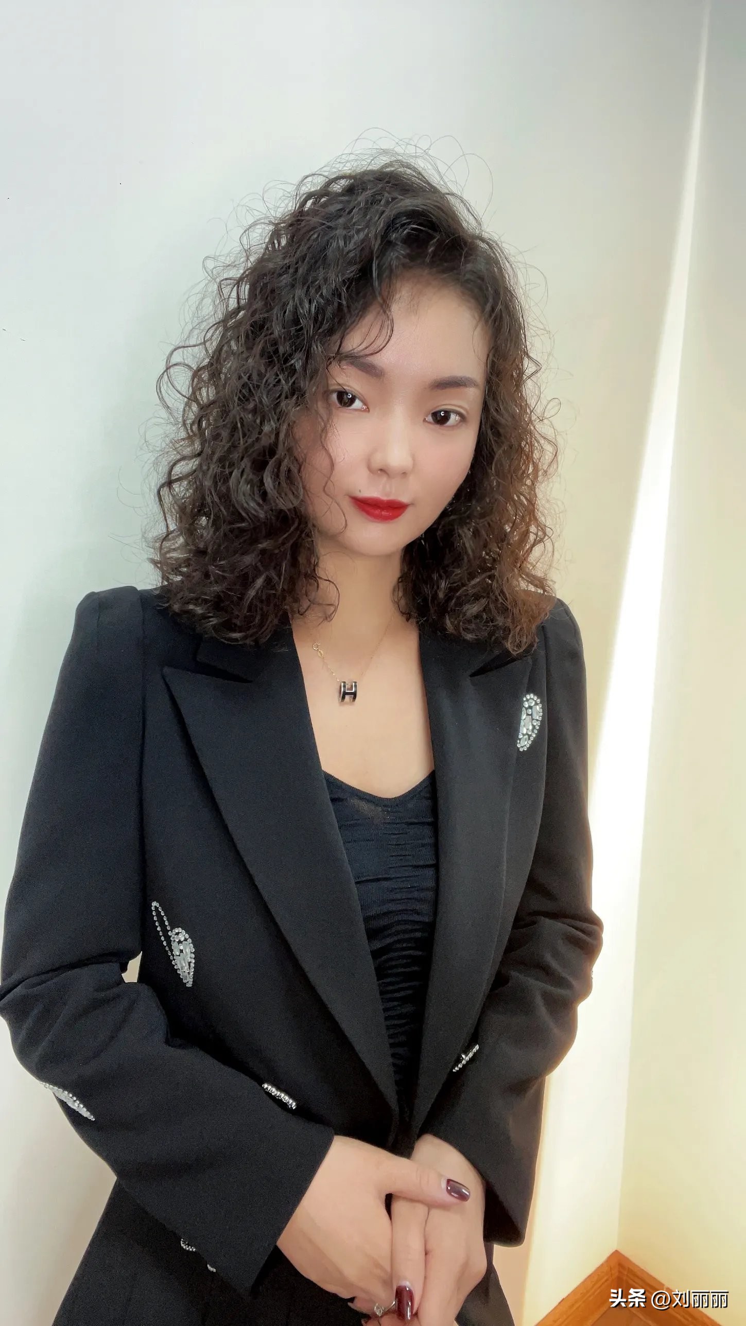 时尚大气好看的发型,最简单最时尚最好看的发型