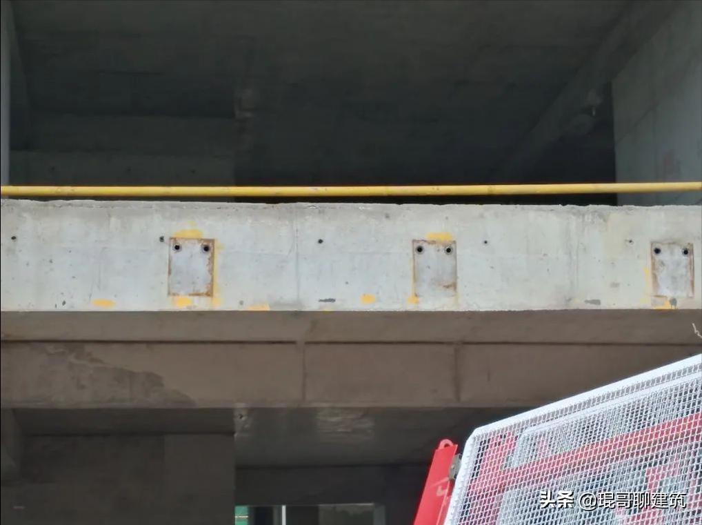 新型悬挑架全套图纸大全集,新型悬挑架半预埋和穿墙哪个安全