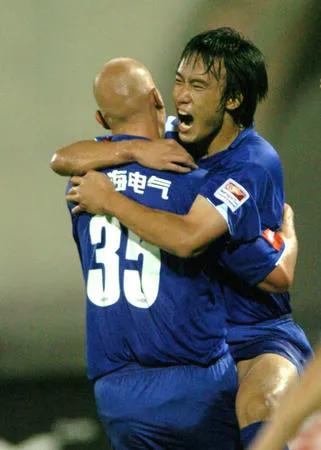 大羽进球庆祝,帽子戏法比赛进球