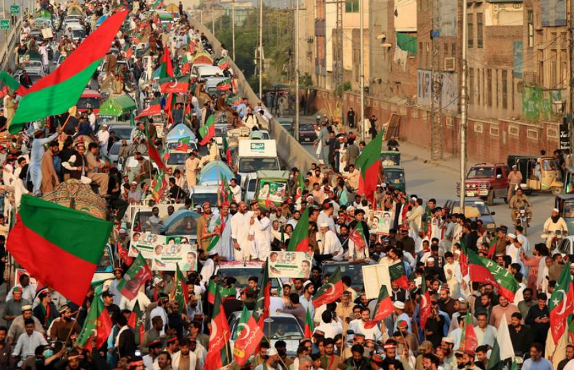 巴基斯坦国内要变天？中方前脚刚提醒完，后脚巴军警就抓了前总理