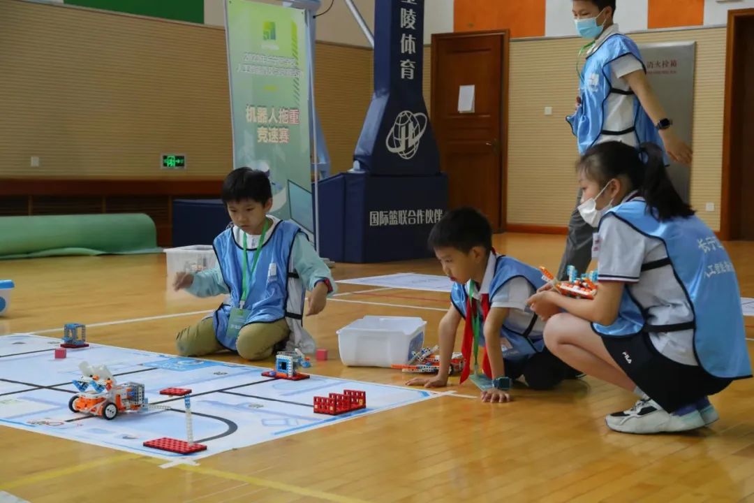 机甲大师陆空超级对抗赛,大疆机甲大师出击陆空协同作战