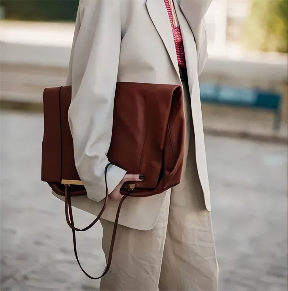 流行的大包包是什么样的,夏季实用大包包有哪些款式