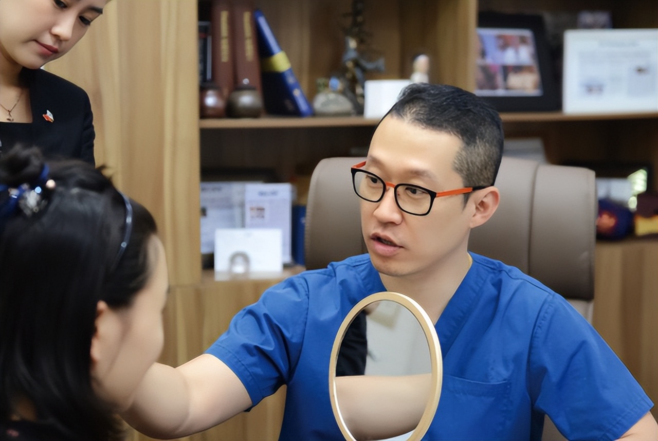 容身变脸挑战李多海,李多海变脸女王