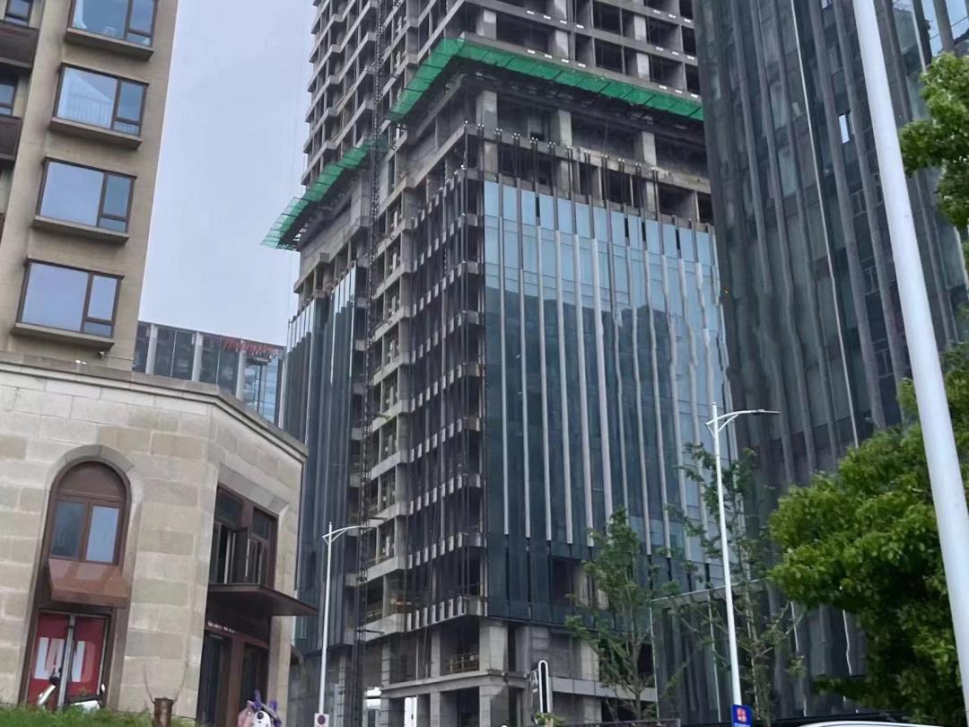 南昌绿地朝阳中心大平层江景,绿地朝阳中心超高层