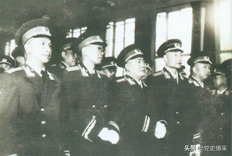 彭德怀评价刚正不阿的黄克诚：你比我还像彭德怀