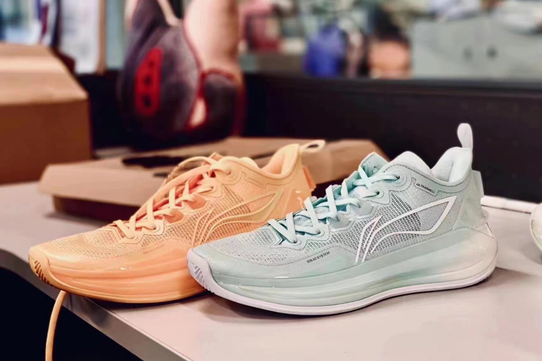 fog联名adidas灰白脚感,球鞋趣事