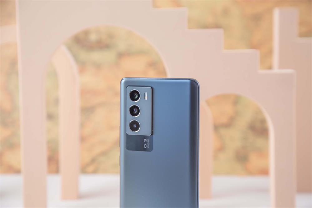 iqooneo5se和iqooneo5s区别,iqooneo5s详细评测