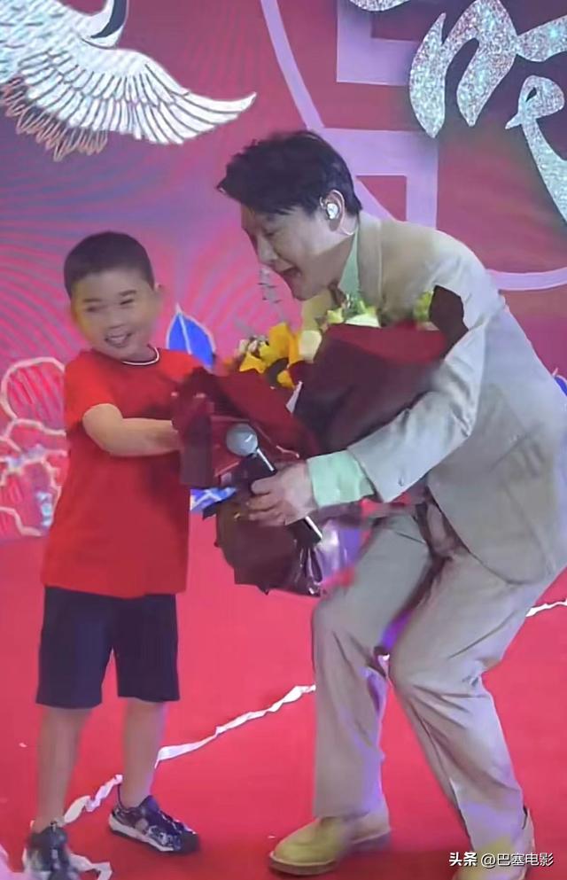 张信哲慈善晚宴,张信哲为什么老了出场费还这么高