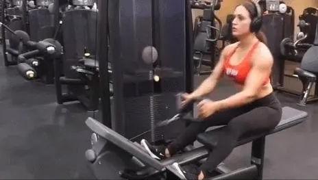 健身房器械锻炼练背全套方法,新手健身房固定器械练背动作