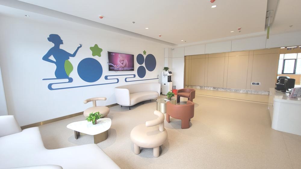 在产后康复科,看见中国家庭的分裂