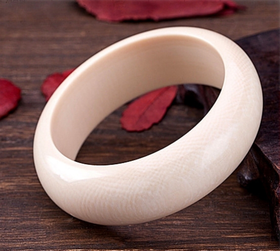 蜜蜡和猛犸哪个收藏价值高,猛犸单个牙收藏价值高吗