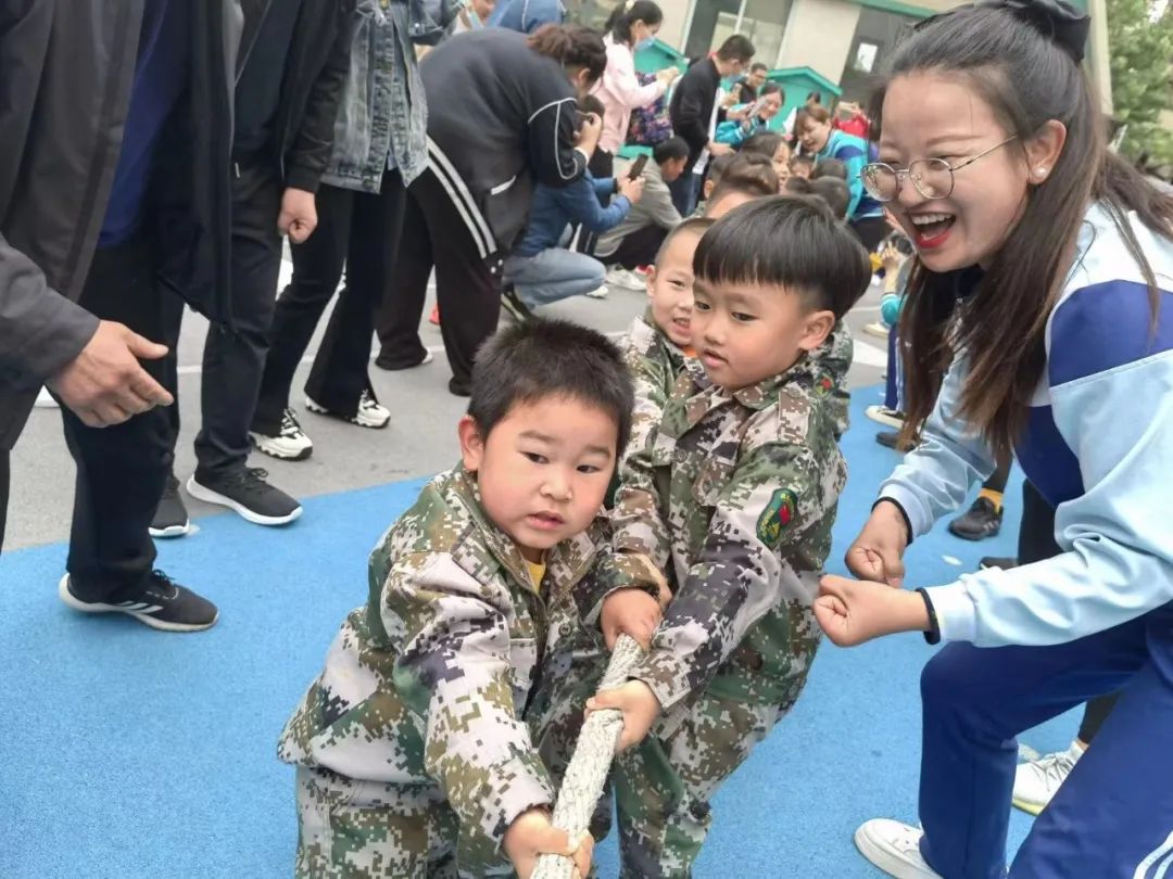 童心系国防共筑强军梦—郑东新区龙翔第四幼儿园春季亲子运动会