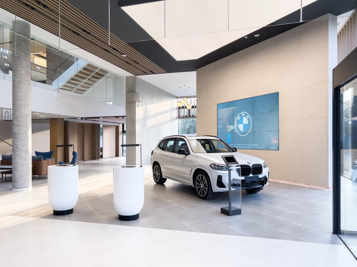 笑探新宝地！石家庄运通悦宝BMW咆笑喜剧日活动精彩纷呈