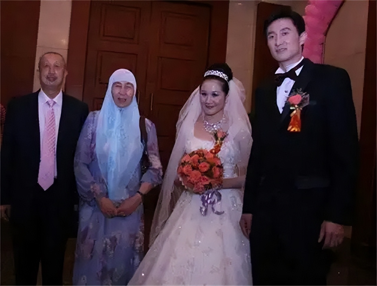 杜锋第二任妻子有孩子了吗,杜锋妻子个人简历