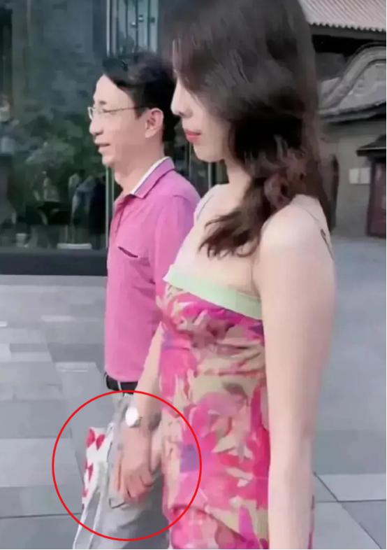 一个月花八九万，中石油“小三”董小姐，“*裤底**”都快被扒光了