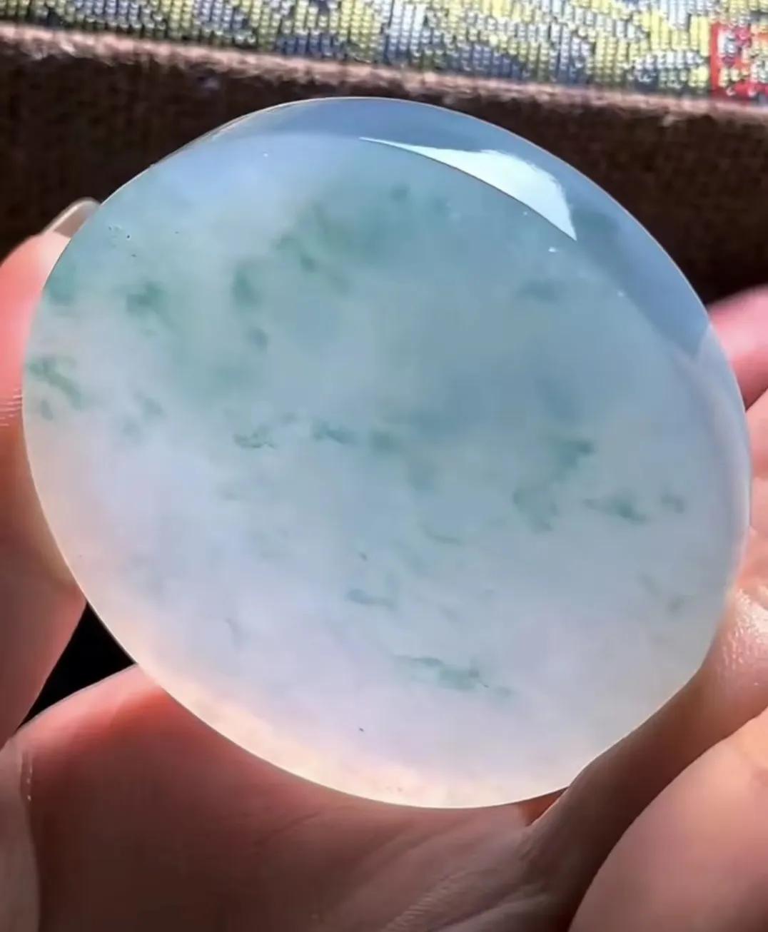 你相信吗？你在直播间购买的成千上万的玉石，可能成本都不到50元