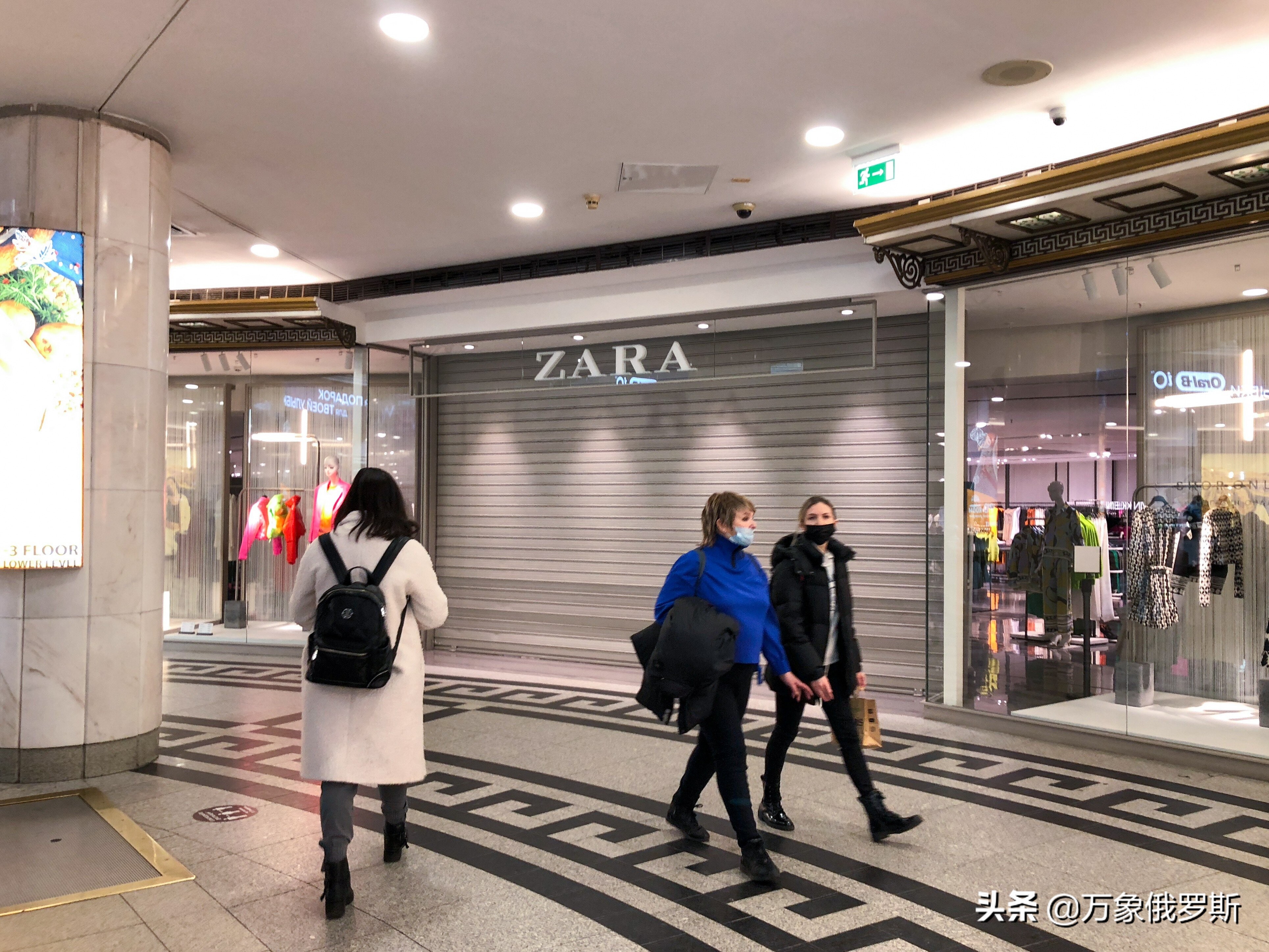 zara白色服装,zara服装品牌在西班牙的知名度