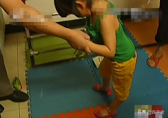 胡子女的真实故事,真实事件女孩长胡子