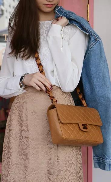 看完了Chanel富贵儿玳瑁，我默默放下了手中的皮质金链...