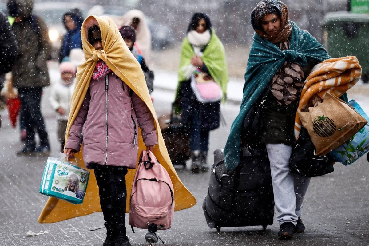 有事求中国，还趾高气昂？赵立坚一通反问，拜登老脸没地儿搁了