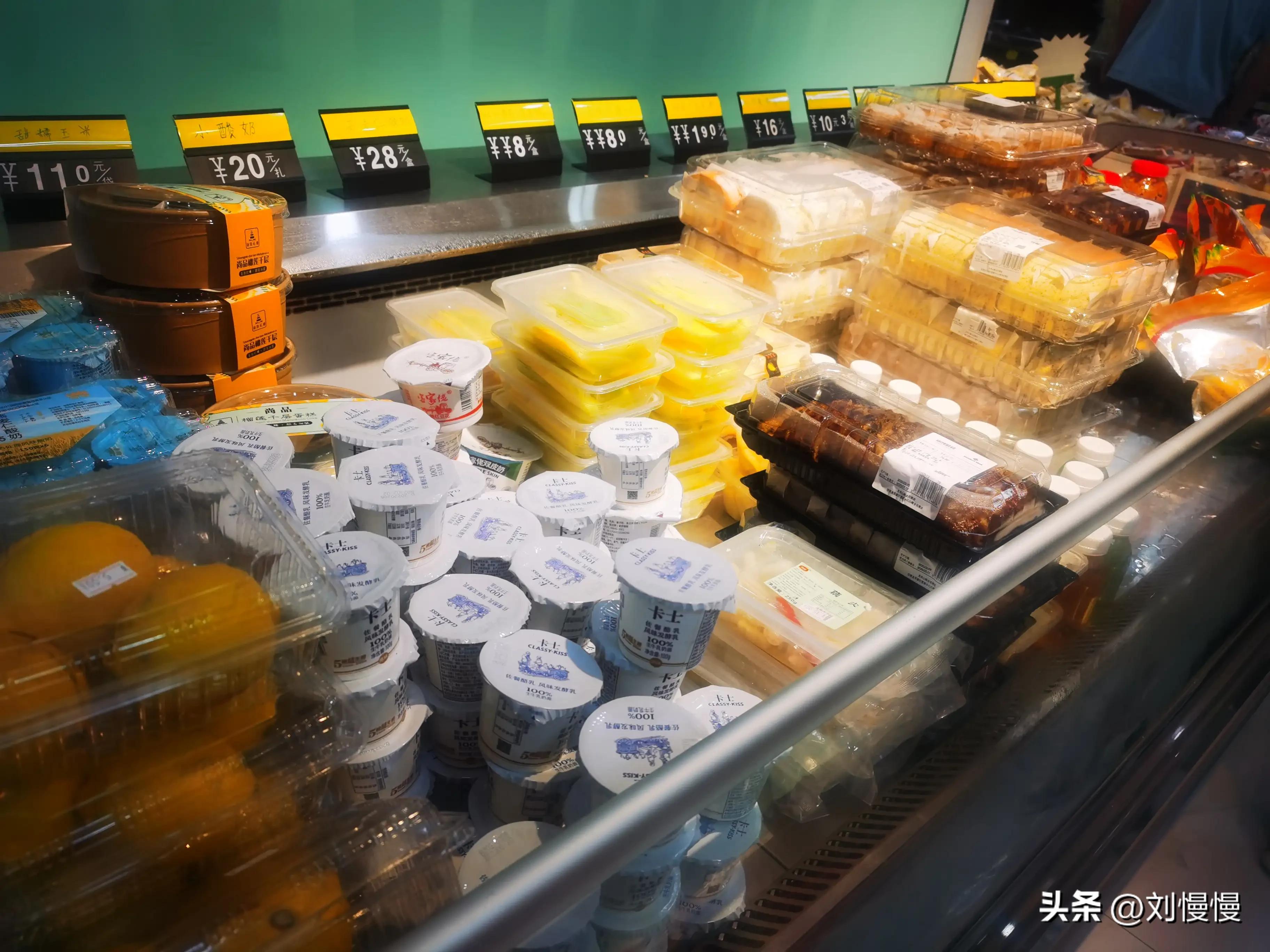 90后小伙卖水果一个月收入30万,做水果生意一年赚700万