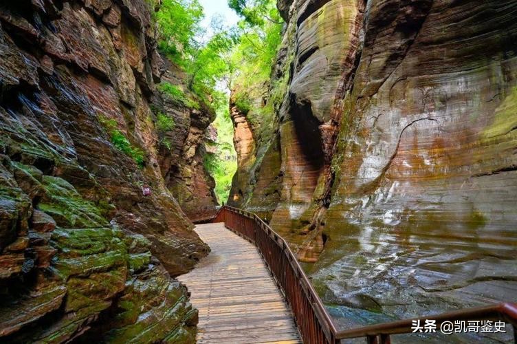 中国最赚钱的三大景区,哪些旅游景点亏本了