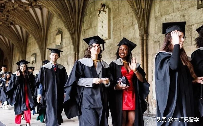 留学英国一年学费及生活费要多少,英国读博按年交学费