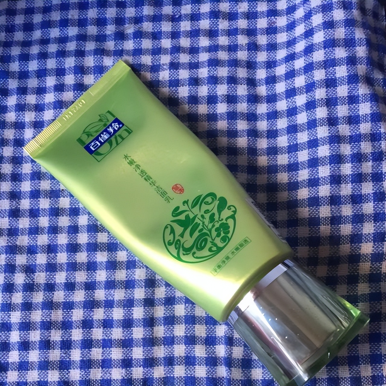 洗面奶推荐美白敏感祛痘,改善脸部暗黄美白洗面奶推荐