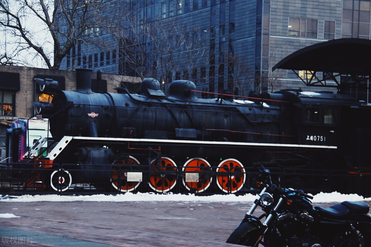 北京798艺术区游玩攻略,北京的798艺术区吸引许多游客游览