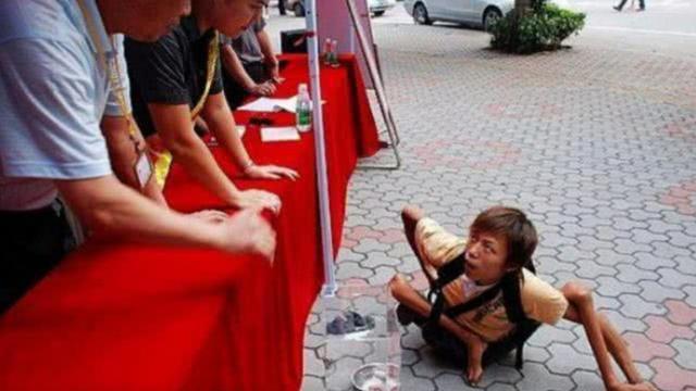 汶川地震中捐献所有积蓄的乞丐,为汶川捐款的乞丐龚忠诚现状