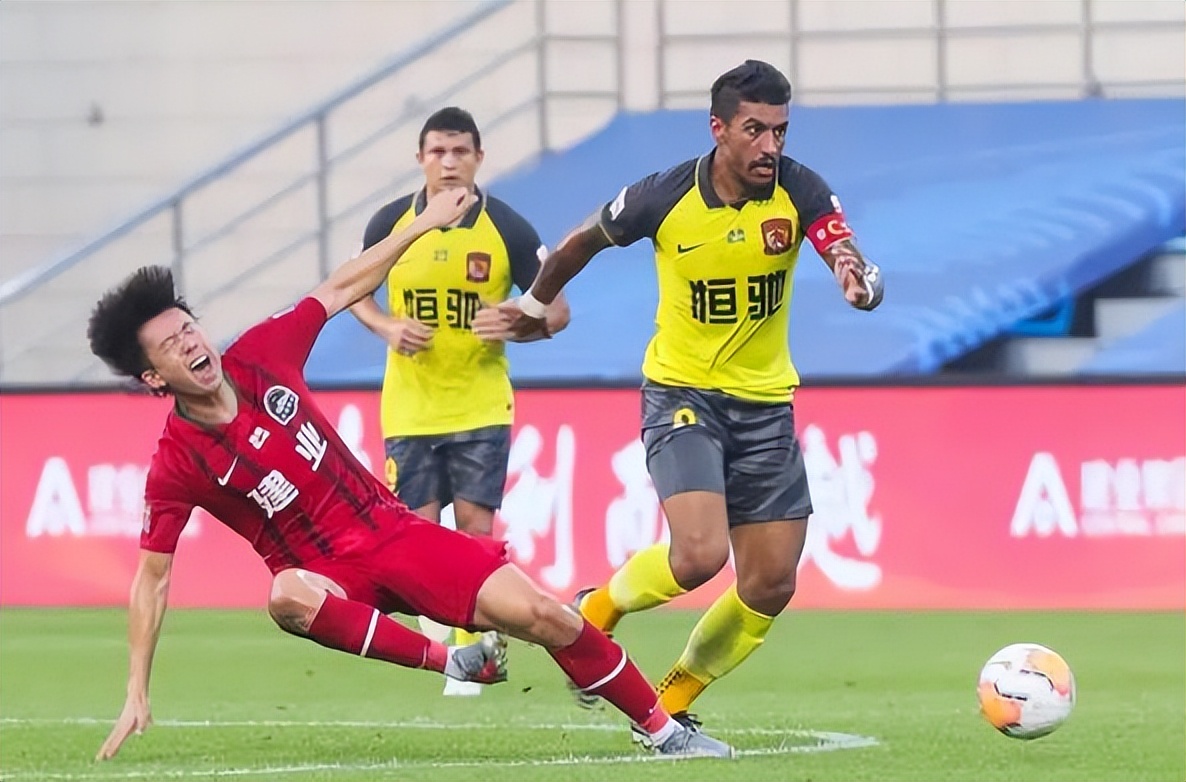 恒大官宣里皮出任球队主帅,恒大官宣卡纳瓦罗担任主教练