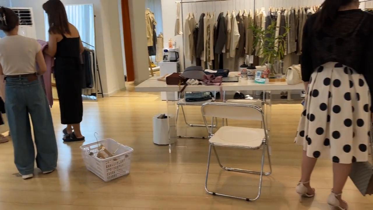 服装店新手小白开店vlog,开服装店vlog选品