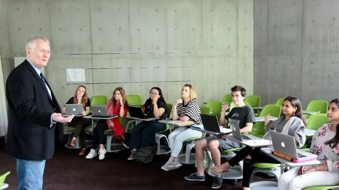 日本山梨学院大学经营学专业都会学些什么