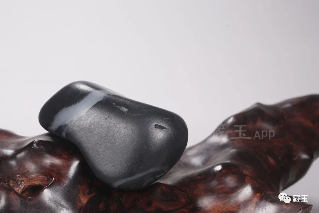 为什么有的和田玉青花特别便宜,和田玉青花什么样的价格高