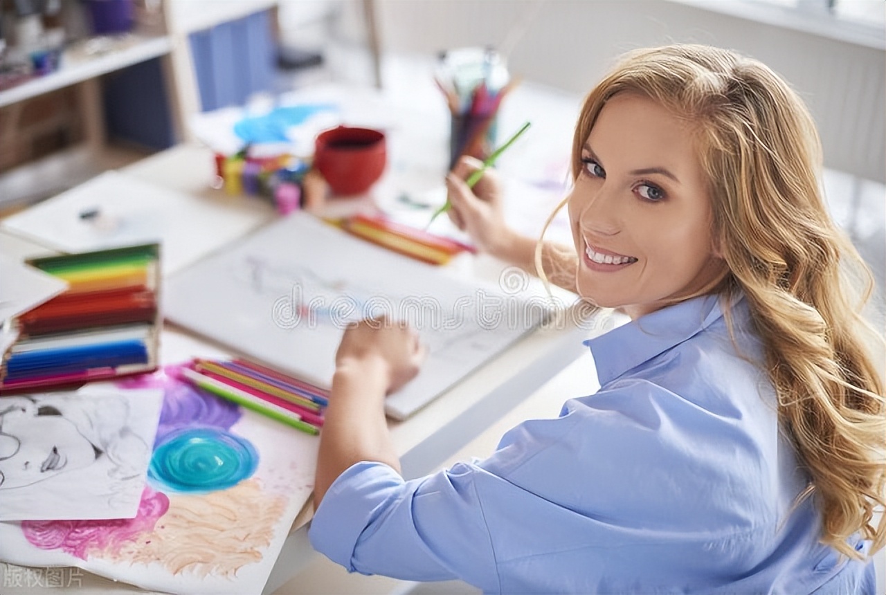 女生夹腿就是在“奖励”自己吗?医生提醒:频繁夹腿或有危害