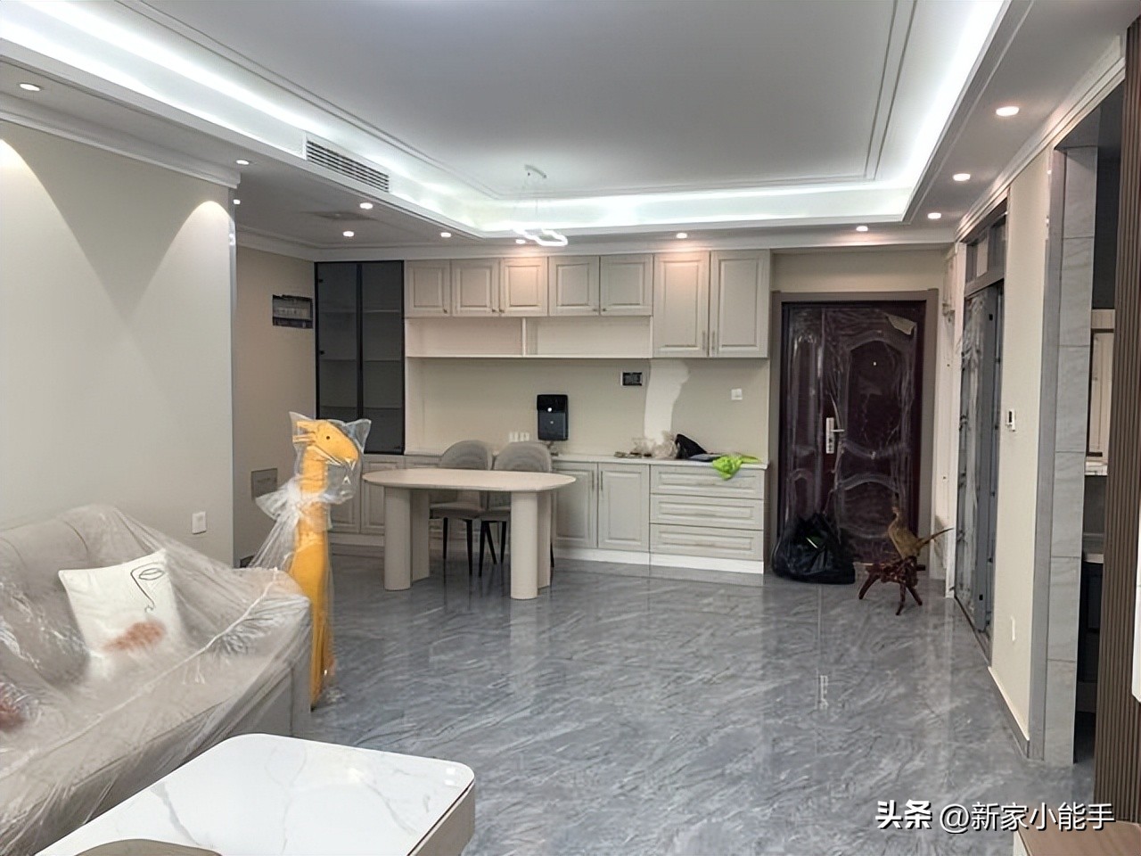 新房通风期间打扫卫生吸收甲醛,新房刚装修有甲醛晾多久再住合适