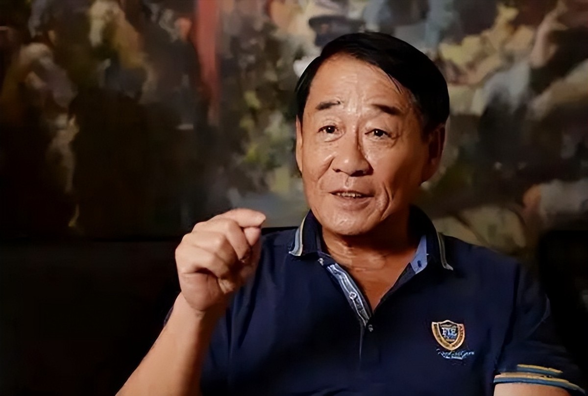 王光美回忆：为何*少奇刘**当选国家主席却没笑容？