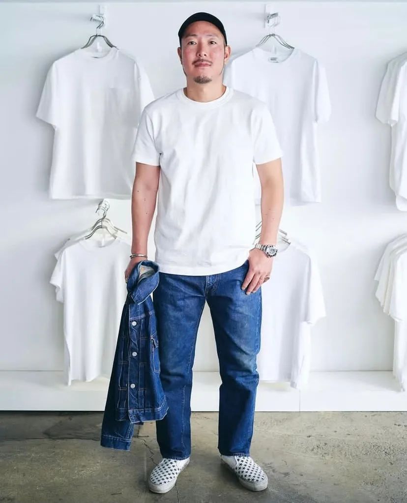 这家只卖白Tee的店成立7周年，干了一件大事