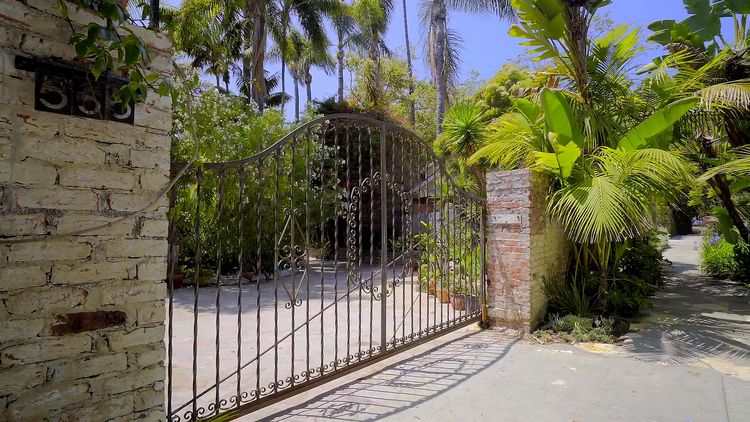 回味旧金山探访成功者的庄园,一种窗口令艾尔卡彭等囚犯备受折磨