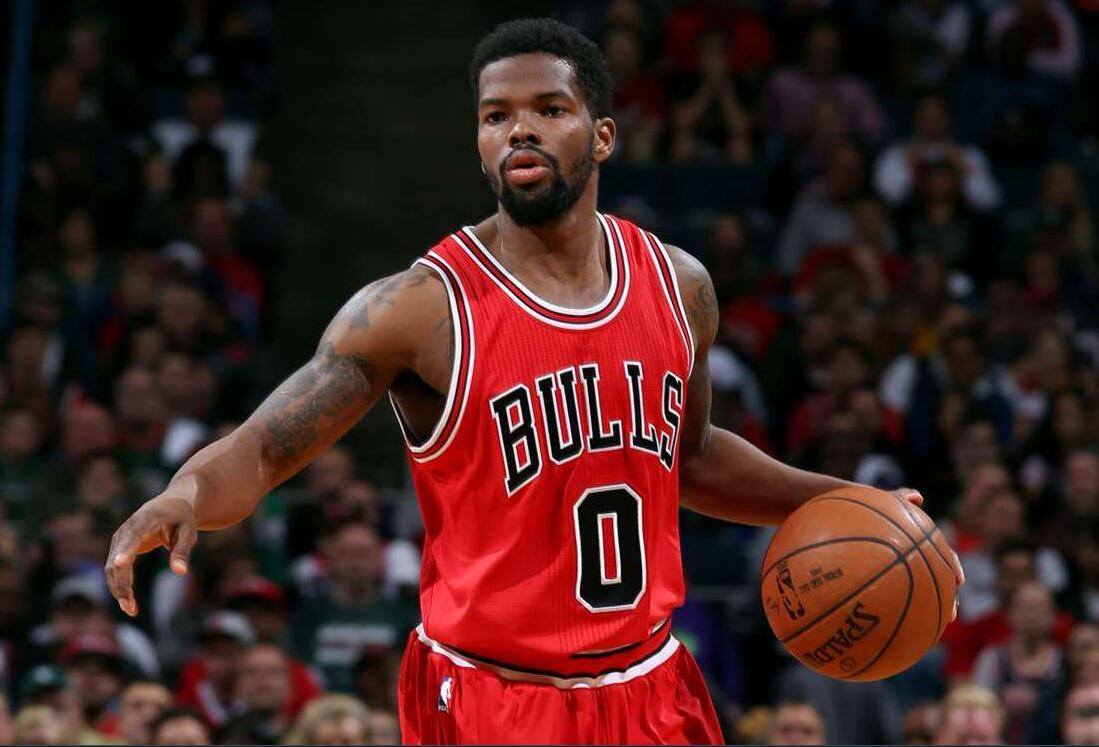 火箭姚明雄鹿易建联,火箭姚明对阵雄鹿易建联