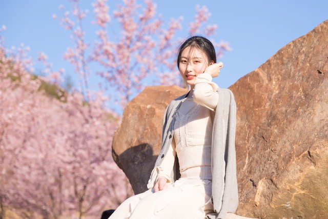 千万不要随便给女生送礼物,送女生礼物的时候千万别问要不要