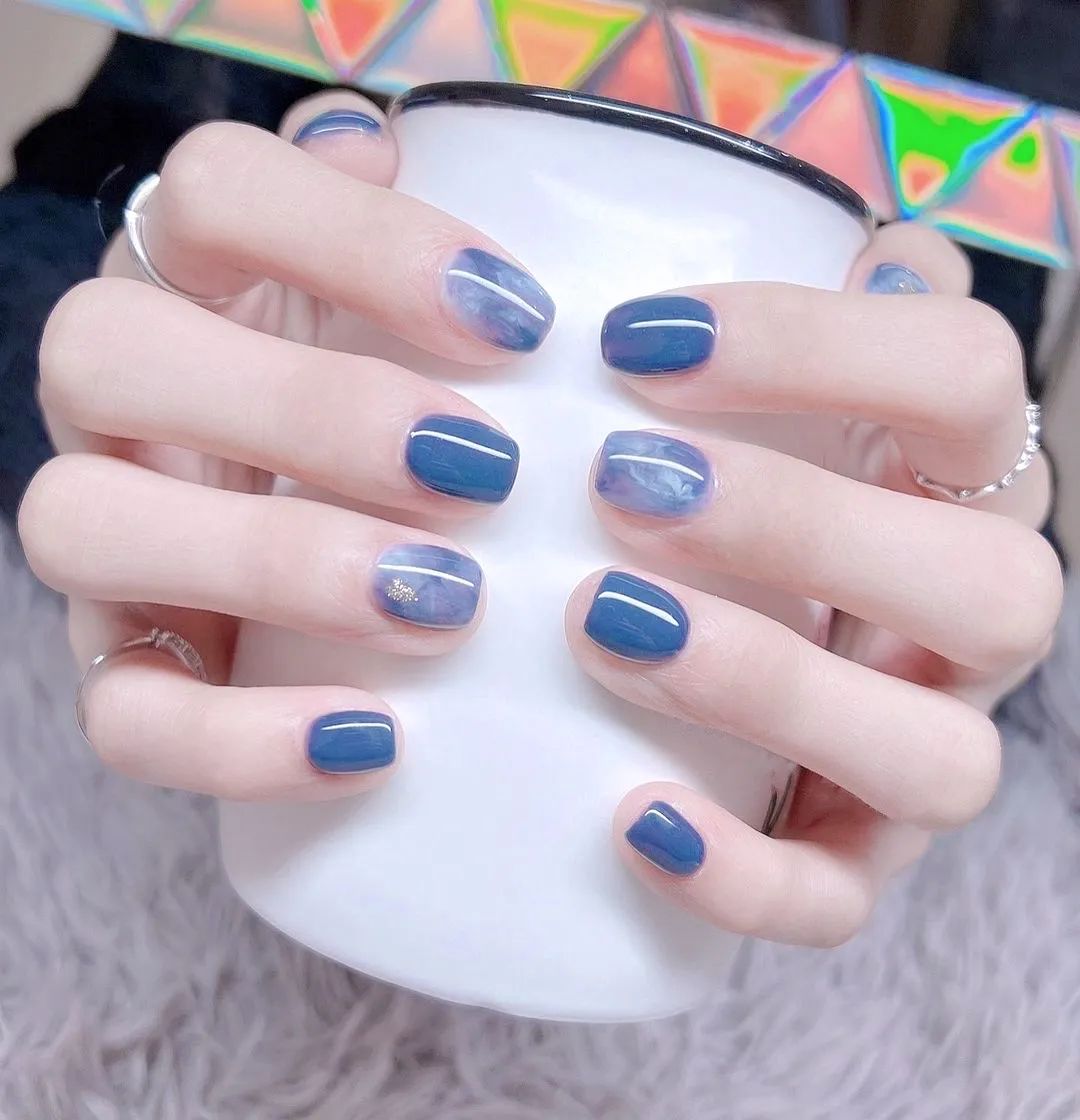 秋冬纯色美甲显白高级跳色高清,夏日美甲显白短甲可爱卡通儿童