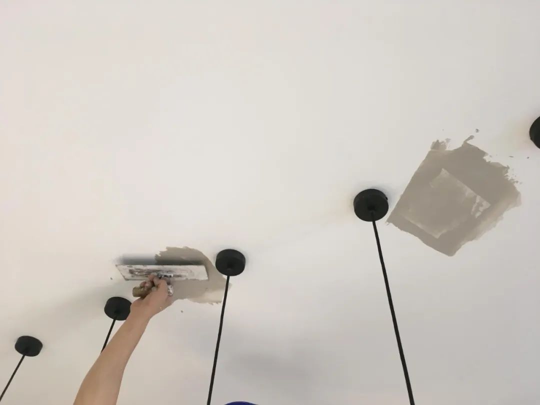 天花孔开大怎么解决,天花板开错孔补洞方法