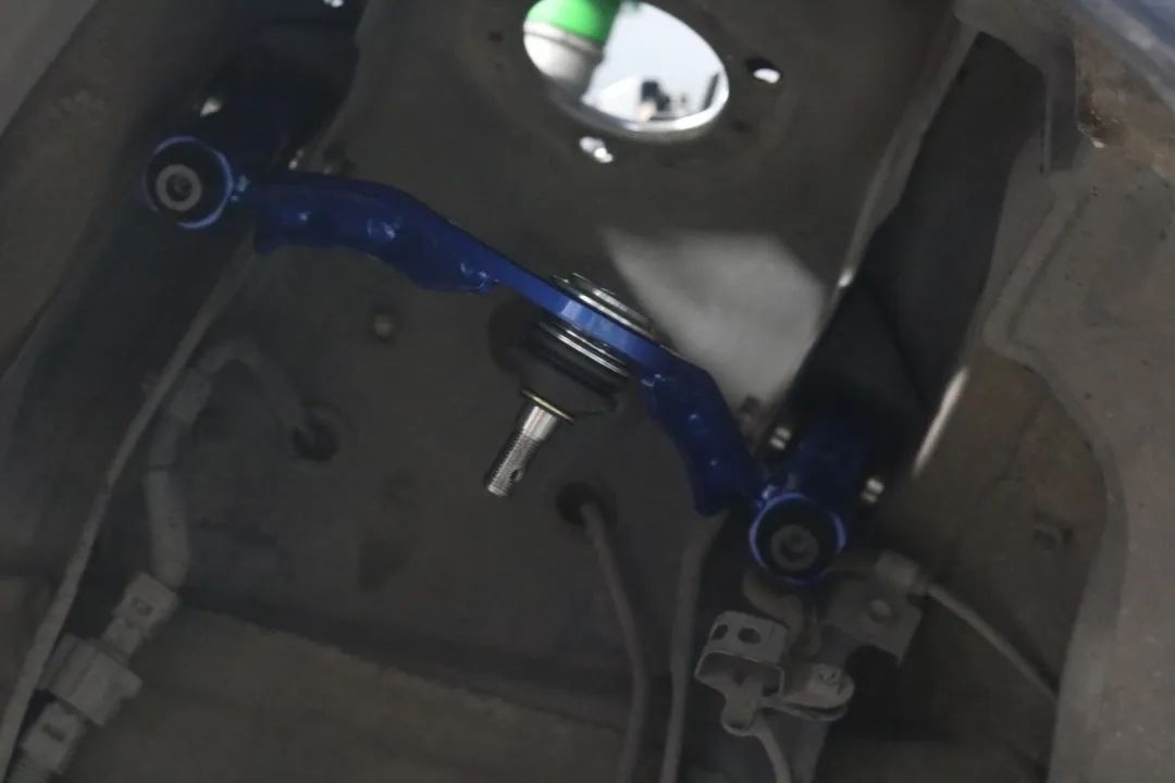 雷克萨斯ls430翻新修复,雷克萨斯ls430老车翻新作业