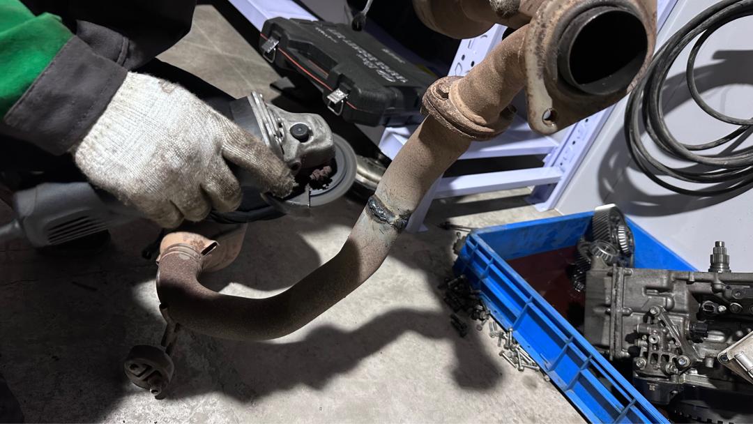 03年丰田霸道全车翻新多少钱,2004款丰田霸道拆车视频