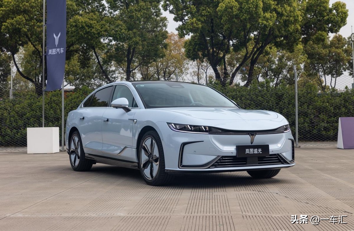 岚图追光vs蔚来et5旅行版,蔚来et5旅行版蔚来et6