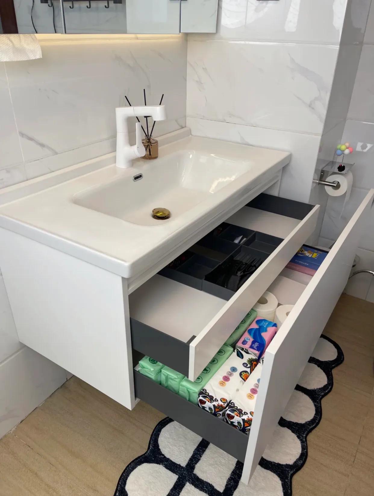 浴室柜是陶瓷一体盆好还是岩板好,网购浴室柜终于安装了