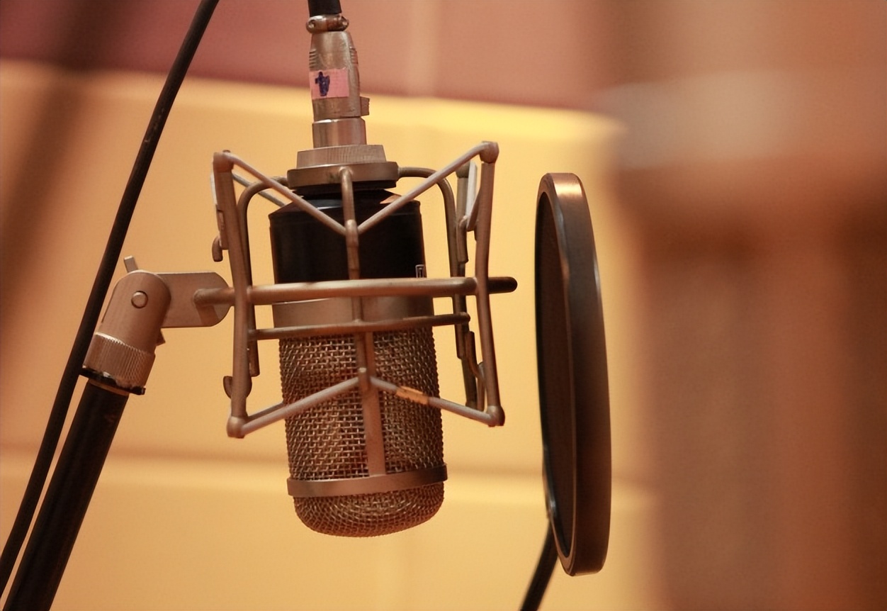 李梓萌康辉董卿朱军,朱军董卿鞠萍康辉李梓萌